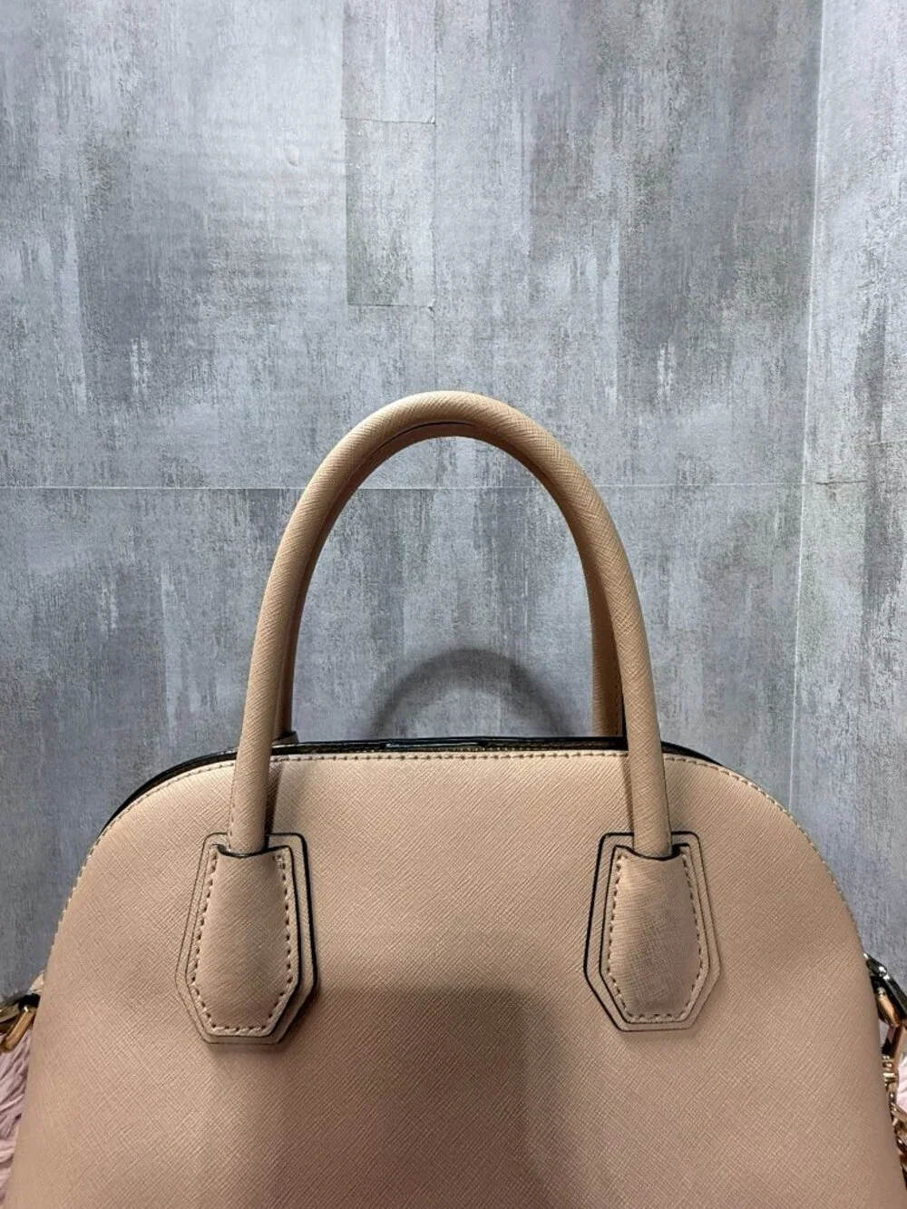 Great Preloved Condition Michael Kors Cindy Large Dome Satchel - Beige